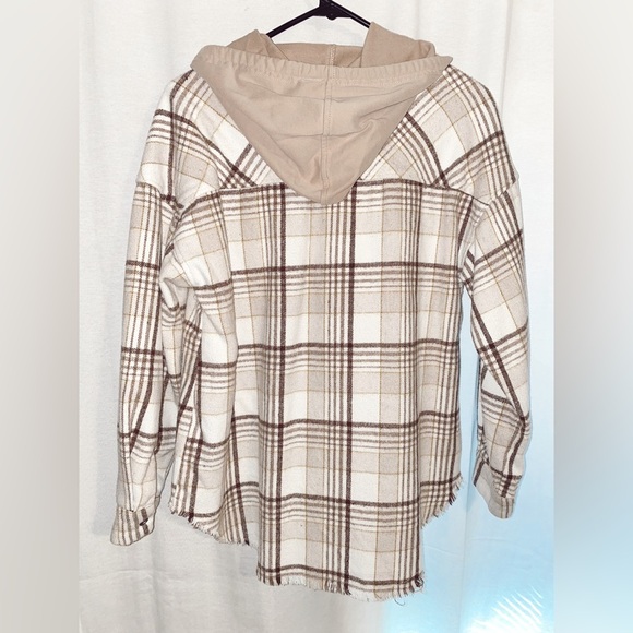 New In Hooded Flannel - Size Small - Picture 2 of 2